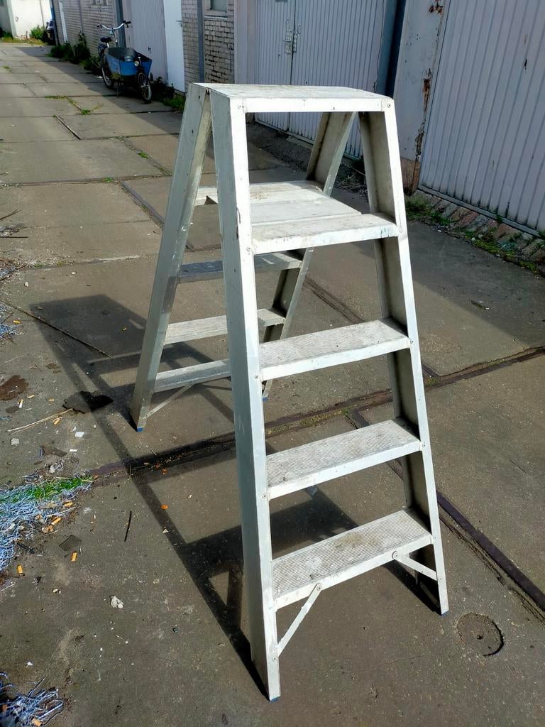 Altrex trap 4 treden, Ophalen