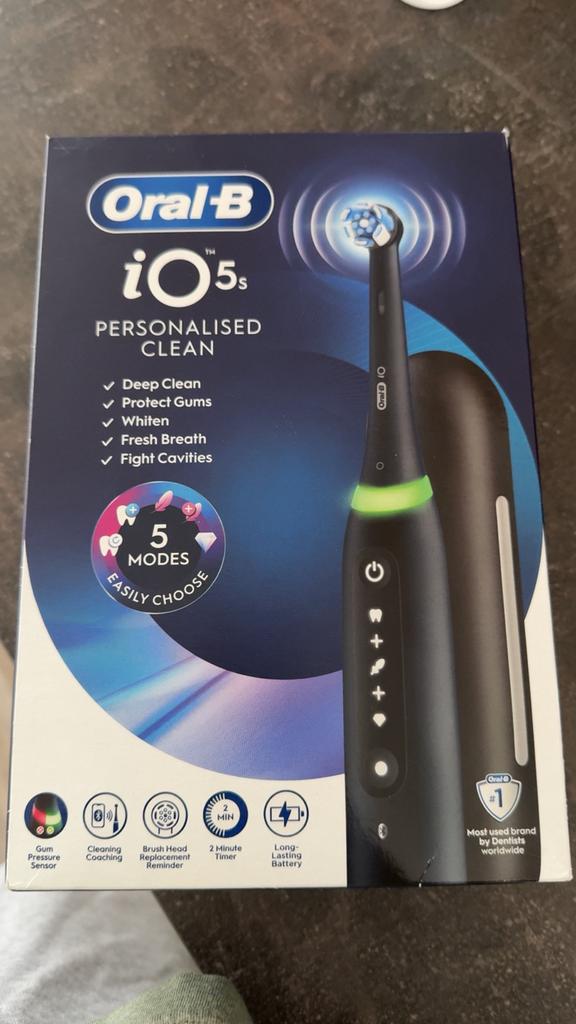 Elektrische Tandenborstel Oral B IO5s, Ophalen of Verzenden, Zo goed als nieuw, Tandenborstel
