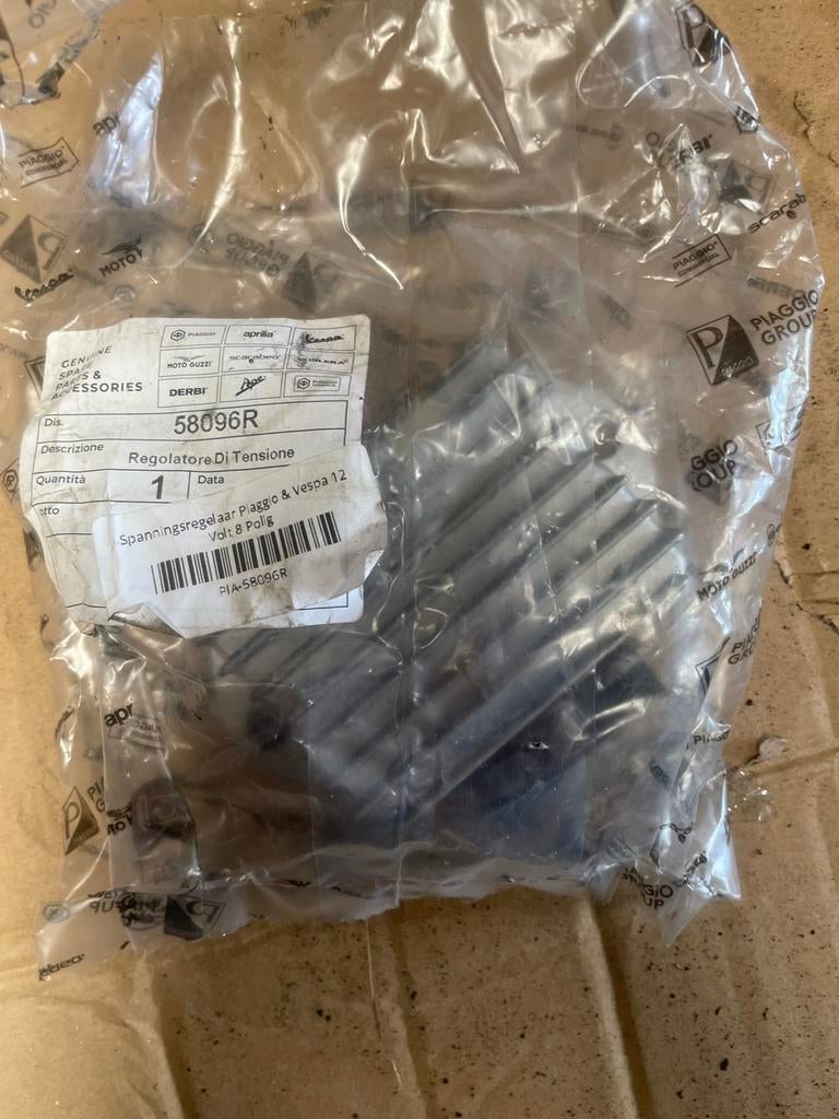 Spanning regelaar piaggio/vespa 2t, Ophalen of Verzenden, Zo goed als nieuw