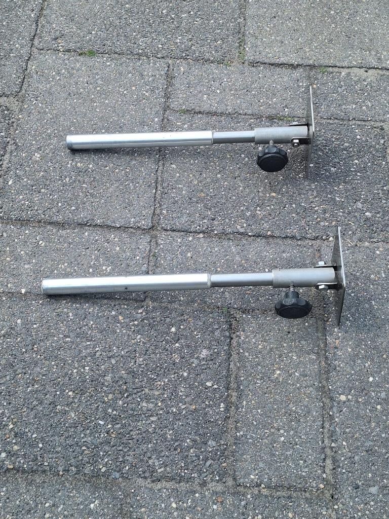 Bevestiging fietsen in garage camper Rvs, Ophalen