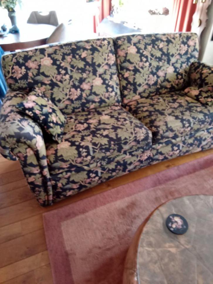 Kwalitatieve Engelse bank met bloemenprint, Huis en Inrichting, Banken | Sofa's en Chaises Longues, Gebruikt, Tweepersoons, 150 tot 200 cm