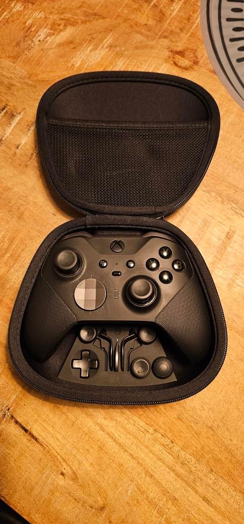 Xbox Elite series 2 controller, Spelcomputers en Games, Spelcomputers | Xbox | Accessoires, Ophalen of Verzenden, Zo goed als nieuw