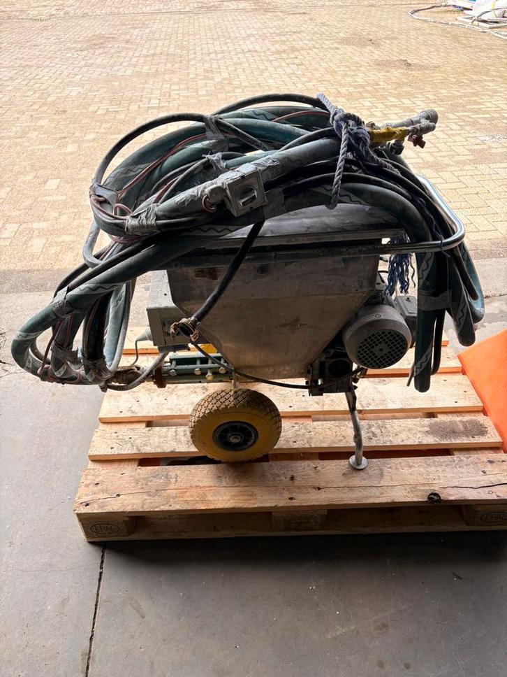 Spackspuit / dikstof machine 230v ( opknapper ), Doe-het-zelf en Verbouw, Gereedschap | Overige machines, Gebruikt, Ophalen