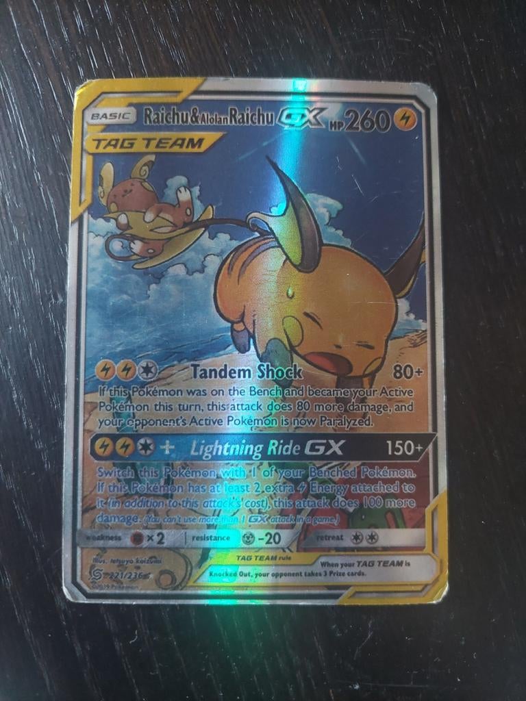 Zeer zeldzame Pokémonkaart Raichu & Alolan Raichu GX, Hobby en Vrije tijd, Verzamelkaartspellen | Pokémon, Ophalen of Verzenden