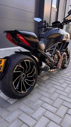 Ducati Diavel - Krachtige Unieke Motor, 2 cilinders, Motorrijbewijs A, Particulier, ABS