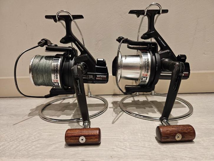 2 Daiwa Whisker Tournament SS3000, Watersport en Boten, Hengelsport | Karpervissen, Zo goed als nieuw, Ophalen of Verzenden