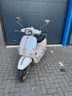 Vespa s50 4t 45km parelmoer, Fietsen en Brommers, Scooters | Vespa, Gebruikt, Maximaal 45 km/u, Vespa S, Ophalen of Verzenden