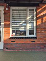 Raamkozijn met openslaand raam 250 euro, Doe-het-zelf en Verbouw, Kozijnen en Schuifpuien, Ophalen, Zo goed als nieuw, Kunststof