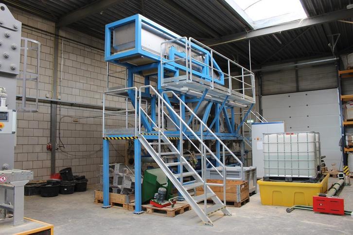 Strooilijnen/opstellingen voor egale matten van houtvezels, Zakelijke goederen, Machines en Bouw | Houtbewerking, Ophalen