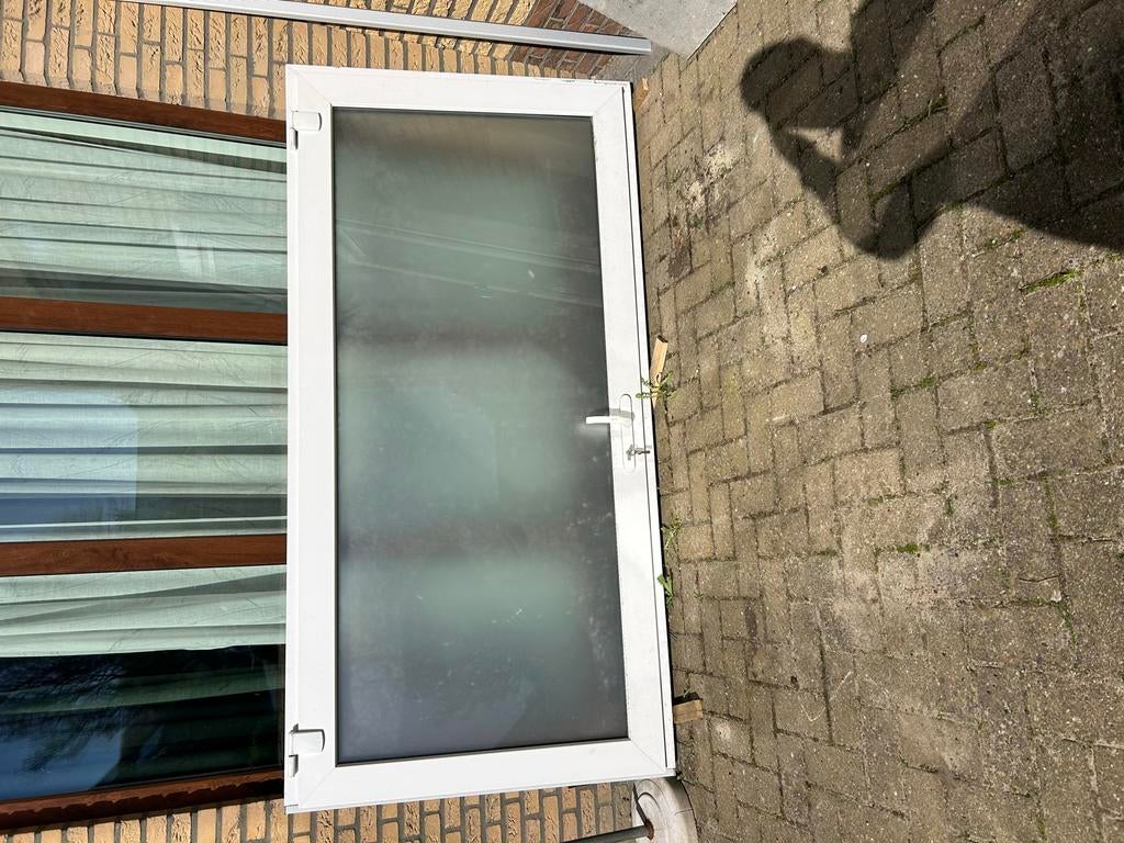 Kunststof kozijn met buitendeur 113x225, Kunststof, Gebruikt, Deurkozijn, Inclusief glas