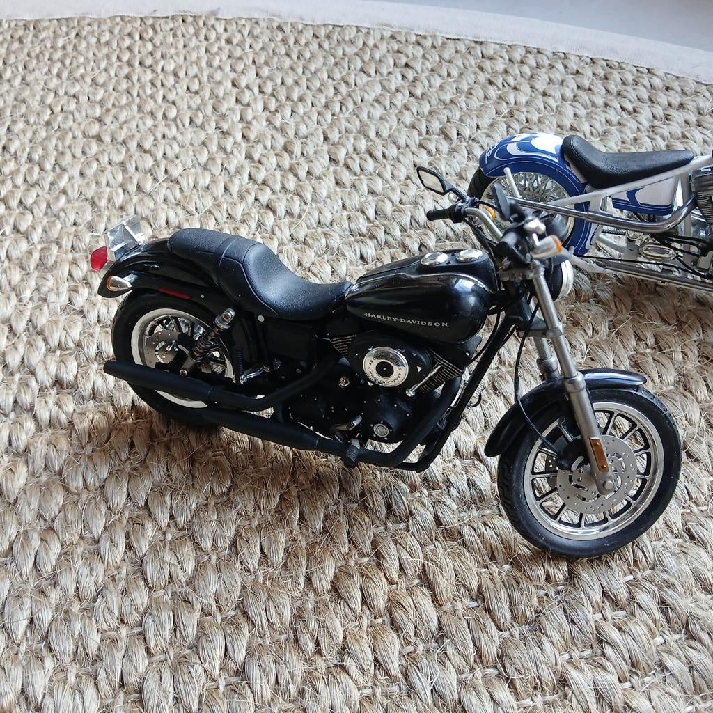 Harley dyna 2002 die cast model ertl 1:10, Ophalen, Zo goed als nieuw, 1:9 t/m 1:12, Motor