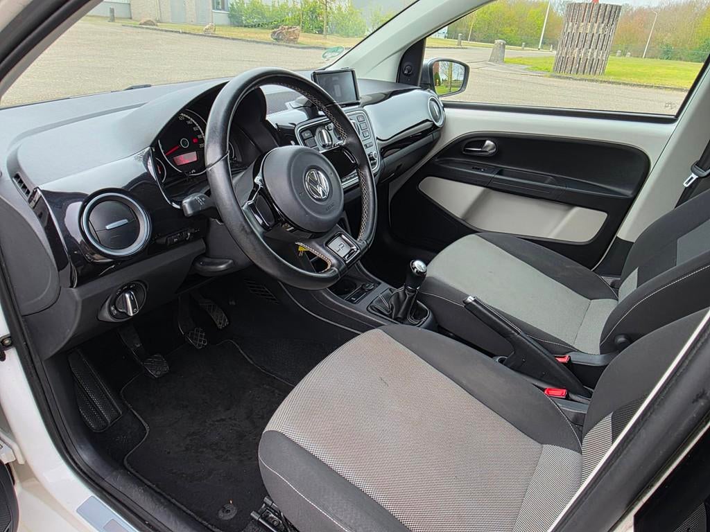Volkswagen Up! 1.0 cheer up! BlueMotion 5-deurs AIRCO/navi, Auto's, Voorwielaandrijving, Gebruikt, Up!, 840 kg