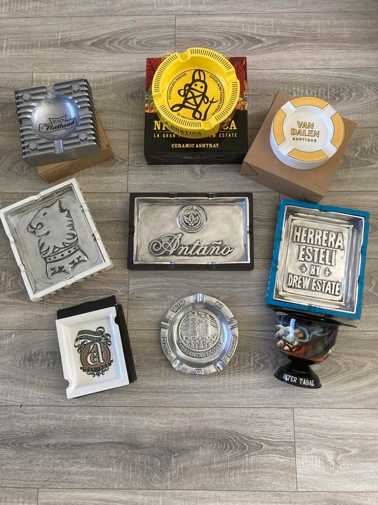 Grote verzameling sigaren accessoires o.a. asbakken/knippers, Ophalen, Zo goed als nieuw