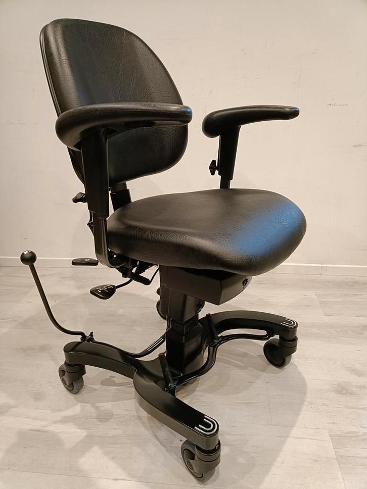 Vela Tango 700E trippelstoel incl Garantie en Servicebeurt., Diversen, Verpleegmiddelen, Zo goed als nieuw, Ophalen of Verzenden