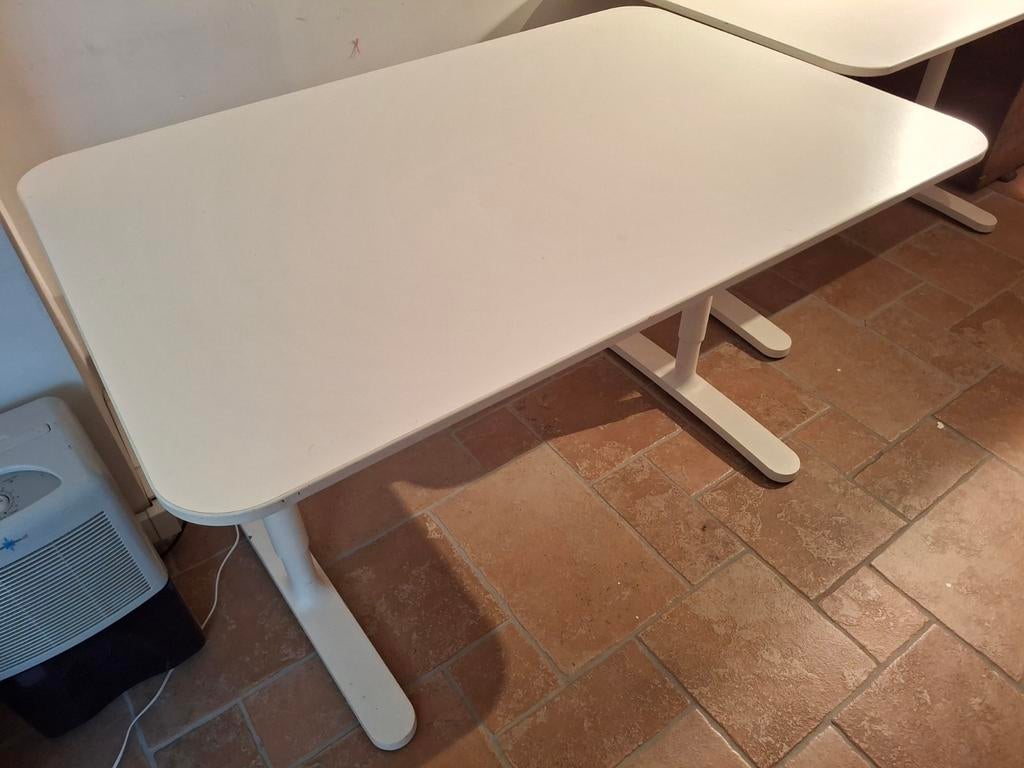 Ikea Bekant bureau (2x) in hoogte verstelbaar, Huis en Inrichting, Ophalen, Overige typen, Gebruikt, Hout