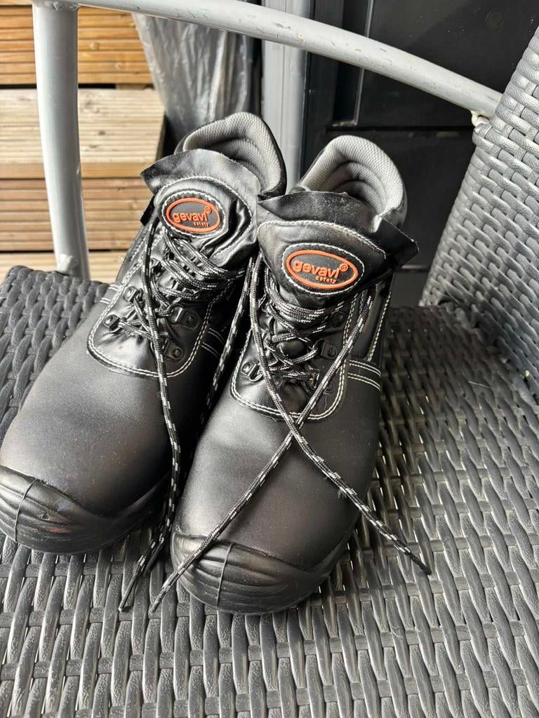 Gevavi Safety werkschoenen - Zwart 42-43, Doe-het-zelf en Verbouw, Veiligheidskleding, Ophalen, Zo goed als nieuw
