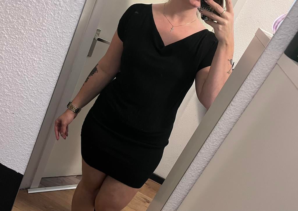 Little black dress, Kleding | Dames, Jurken, Ophalen of Verzenden, Zo goed als nieuw, Zwart, Boven de knie