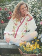 Breipatroon   Vest met tulpen  38 tot 48  nr 8685, Verzenden, Nieuw, Haken, Patroon of Boek