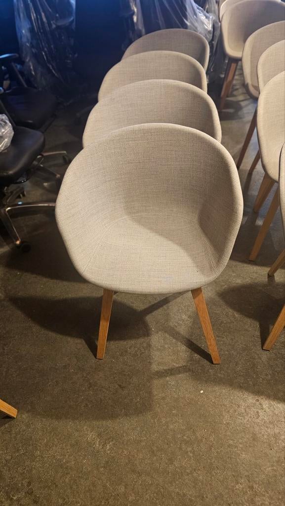 Hay Design stoelen €100,=perstuk, Huis en Inrichting, Stoelen, Ophalen, Grijs, Twee