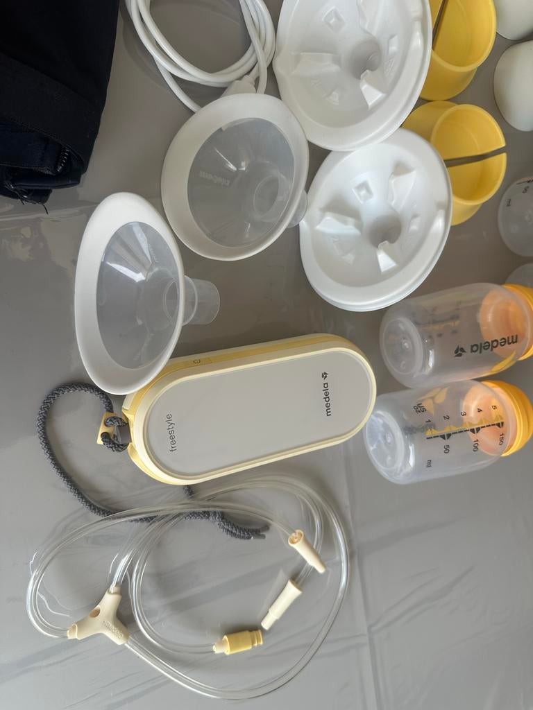 Medela Freestyle Flex Dubbele Elektrische Borstkolf Set, Kinderen en Baby's, Babyvoeding en Toebehoren, Ophalen, Zo goed als nieuw
