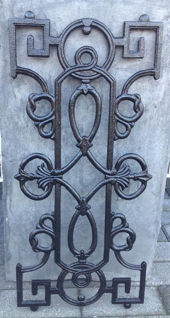 Deurrooster gietijzer finn 68/30,5 in twee kleuren., Antiek en Kunst, Curiosa en Brocante, Ophalen of Verzenden