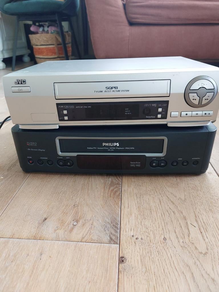 JVC en Philips VHS-spelers - 1 van de 2, Ophalen of Verzenden, Gebruikt, VHS-speler of -recorder