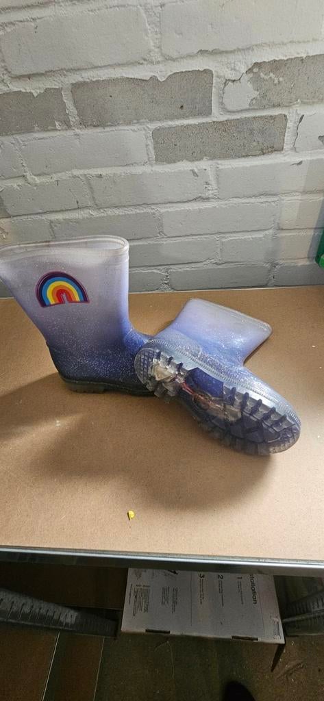 Kinderschoenen en laarzen skechers Teva waterschoenen, Kinderen en Baby's, Kinderkleding | Schoenen en Sokken, Ophalen, Gebruikt