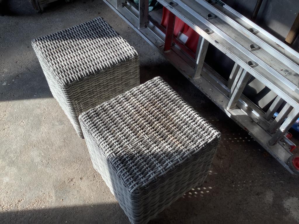 Buiten tafel bankjes, Doe-het-zelf en Verbouw, Metalen, Ophalen of Verzenden, Zo goed als nieuw