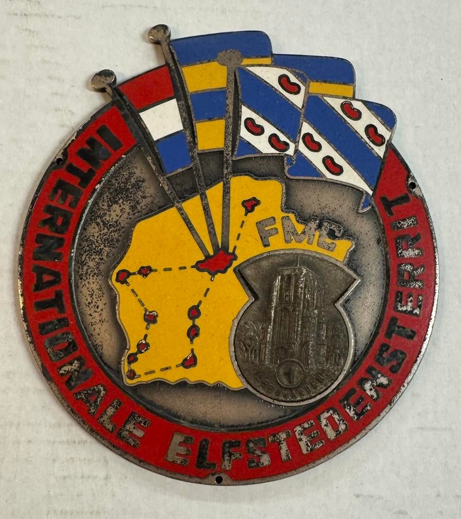 Oude badge Internationale Elfsteden sterrit emaille embleem, Ophalen of Verzenden