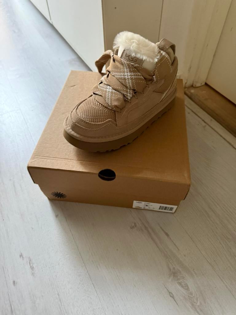 Nieuw in doos ugg lowmel maat 36, Kleding | Dames, Schoenen, Ophalen of Verzenden, Nieuw, Beige