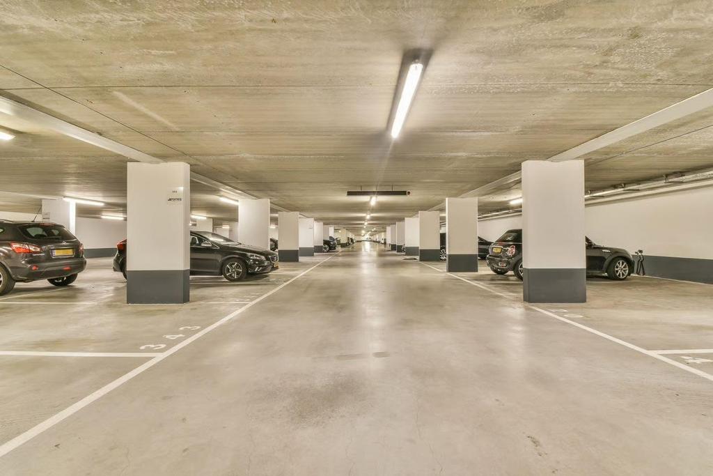 Parkeer bij centraal station Amsterdam, Huizen en Kamers, Garages en Parkeerplaatsen, Amsterdam