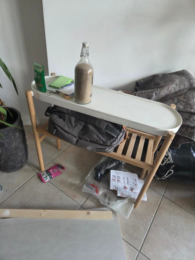 Houten bijzettafel met wit blad, Ophalen