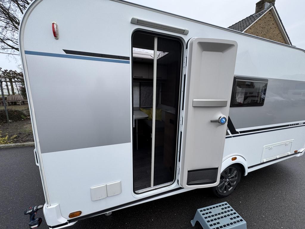 Knaus Sport E-Power Selection 420QD Mover,airco/verw.gasloos, Caravans en Kamperen, Caravans, Bedrijf, Treinzit, Schokbreker, 4 tot 5 meter