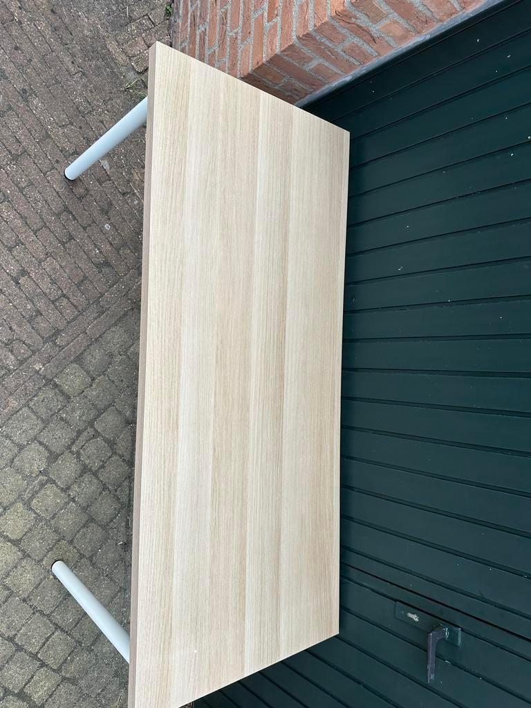 Houten bureau met witte poten, Ophalen, Gebruikt