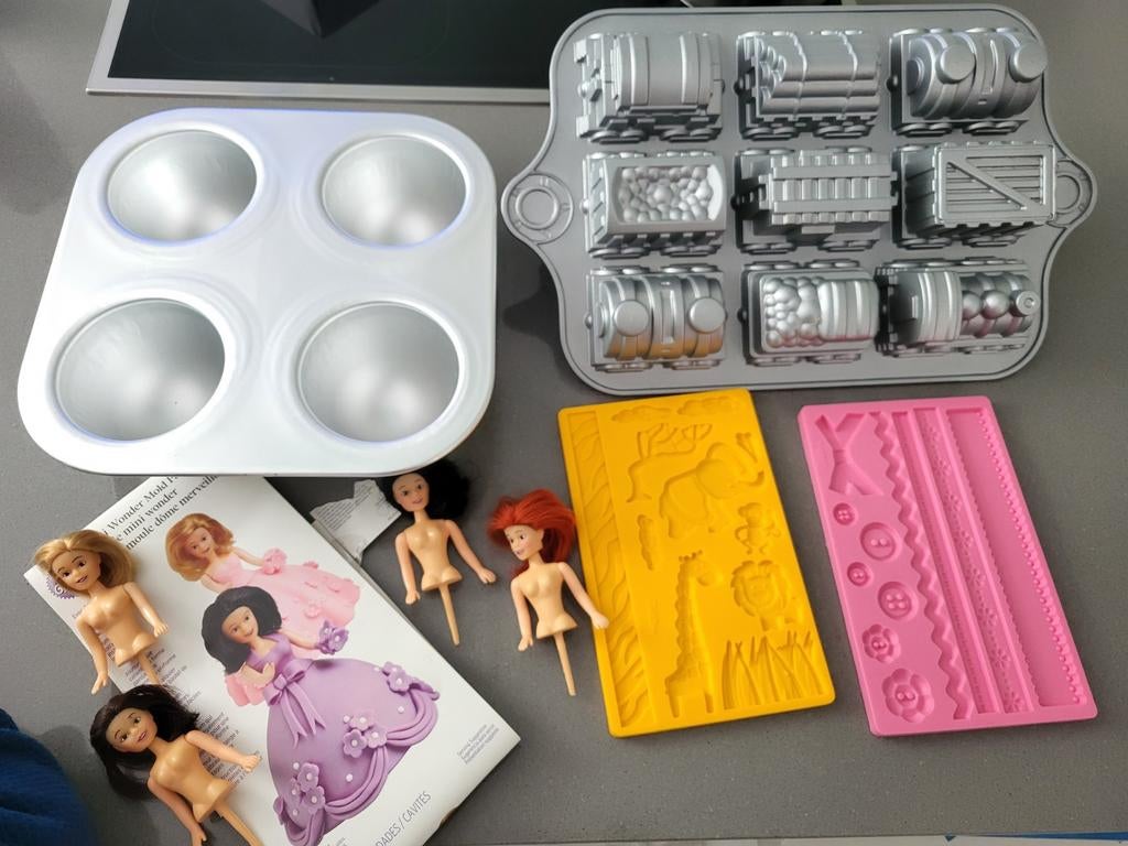 Bakmaterialen voor kinderfeestjes: taarten en cupcakes, Ophalen of Verzenden, Gebruikt, Taarten of Cupcakes, Bakvorm