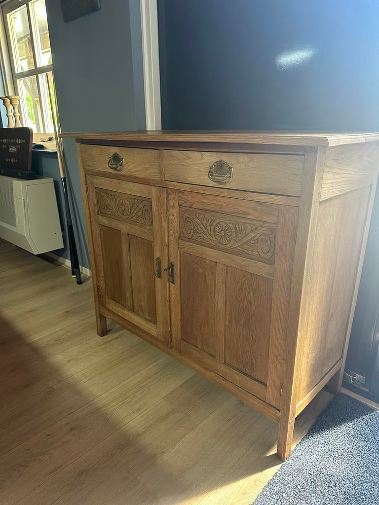 Prachtige oude eiken kast met houtsnijwerken, Ophalen, 50 tot 70 cm, 105 cm of meer, 100 cm of meer