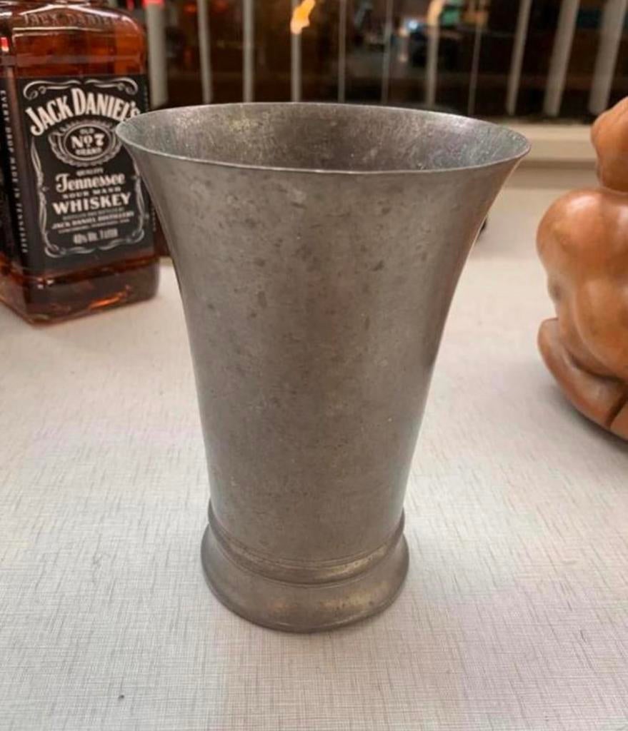Beker tin of zilver Chris van der Hoef goede staat., Antiek en Kunst, Antiek | Tin, Ophalen of Verzenden