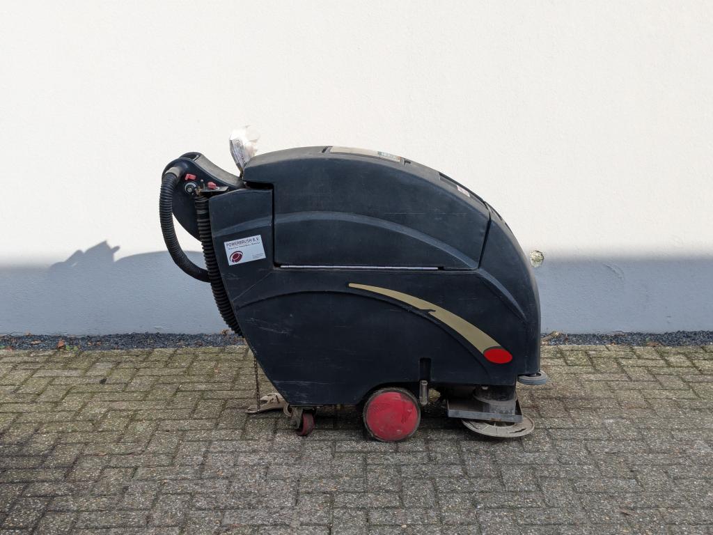 Nilfisk VIPER FANG 28T, Schrobmachine / accu's slecht, Niet ingevuld, Gebruikt, Schrobmachine, Niet ingevuld