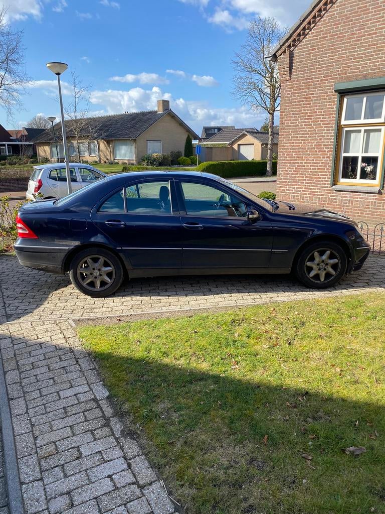 Mercedes-Benz Mercedes 2001 Blauw, Auto's, 1385 kg, 1998 cc, 129 pk, Blauw