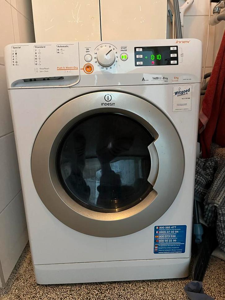 Indesit Wasmachine met droger en kast, Witgoed en Apparatuur, Wasmachines, Gebruikt, Voorlader, 6 tot 8 kg, 85 tot 90 cm, 1200 tot 1600 toeren