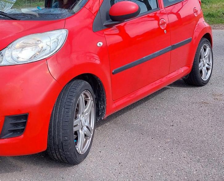 15 inch velgen met banden Peugeot 107/Citroen C1/Aygo, Auto diversen, Autosport-onderdelen, Ophalen