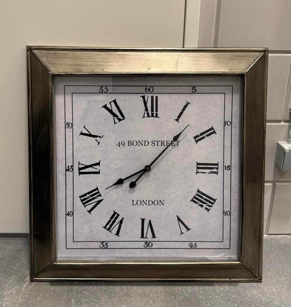 Wandklok met romeinse cijfers 64X64, Huis en Inrichting, Woonaccessoires | Klokken, Ophalen of Verzenden, Zo goed als nieuw, Wandklok