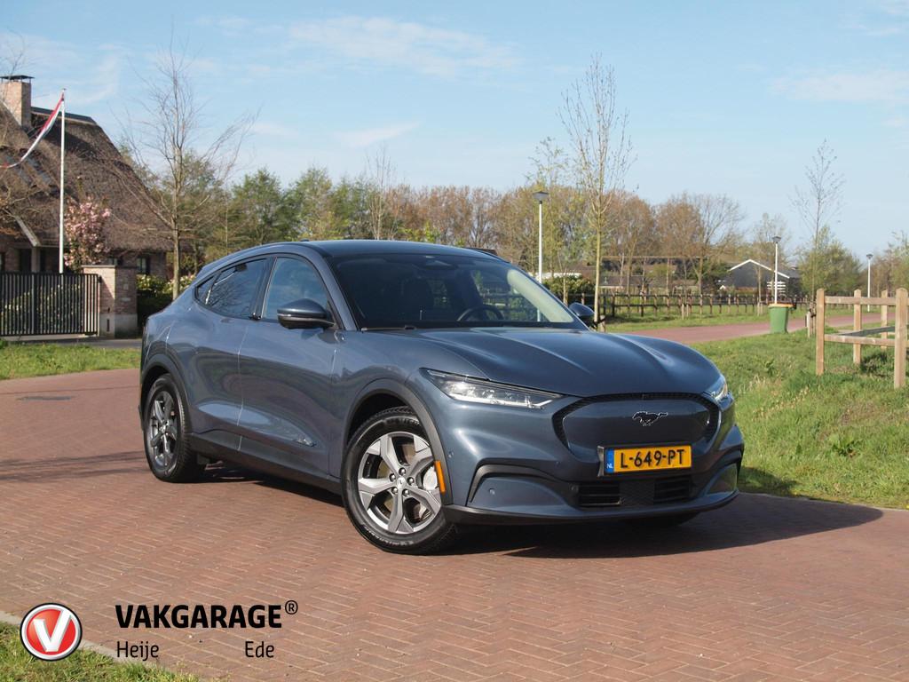 Ford Mustang Mach-E Extended RWD 98 kWh | SOH 94% | Panorama, Auto's, Gebruikt, 750 kg, Blauw, 600 km