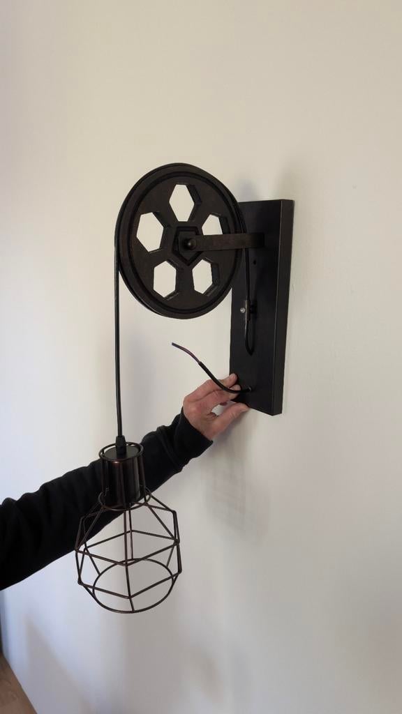 2x Industriële Wandlamp met Katrol en Kooi incl bevesting, Ophalen, Nieuw, Metaal, Industrieel, Vintage, Modern