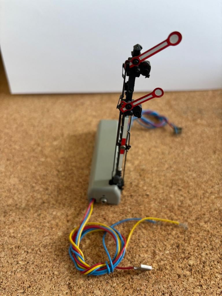 Marklin 7041 hoofdsein (twee vleugels), Hobby en Vrije tijd, Modeltreinen | H0, Wisselstroom, Gebruikt, Overige typen, Ophalen of Verzenden