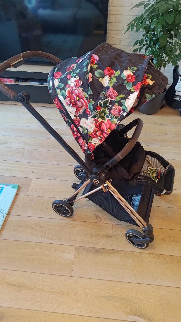 Cybex Mios Spring Blossom Dark, Kinderen en Baby's, Buggy's, Zo goed als nieuw, Overige merken, Regenhoes, Verstelbare rugleuning