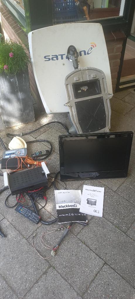 Schotelantenne voor camper of caravan, Ophalen, Gebruikt, (Schotel)antenne, Overige merken