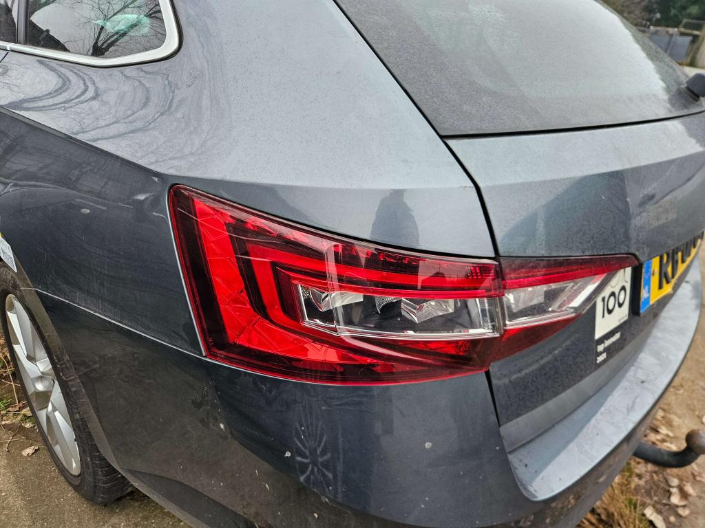 ACHTERLICHTEN SKODA SUPERB 2017, Auto-onderdelen, Niet ingevuld, Gebruikt, Niet ingevuld, Ophalen of Verzenden