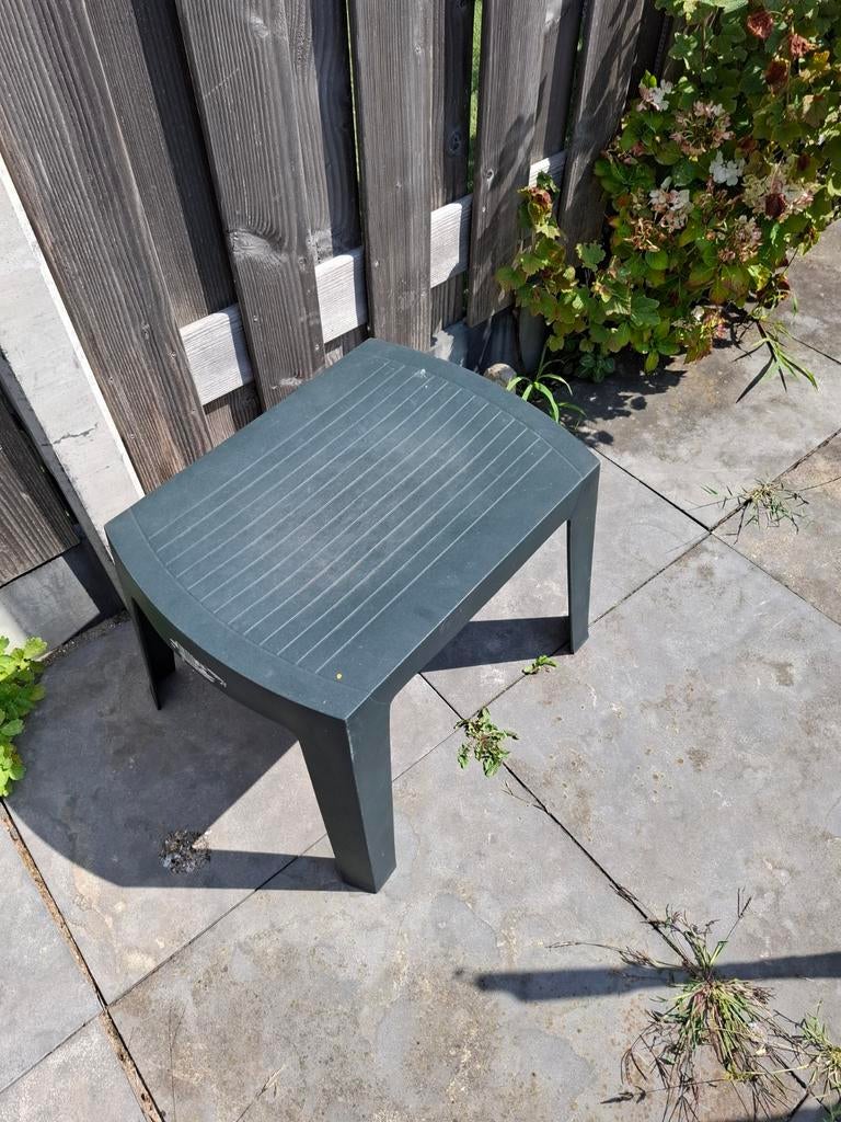 Groene bijzet tafel, Tuin en Terras, Tuintafels, Ophalen of Verzenden, Rechthoekig