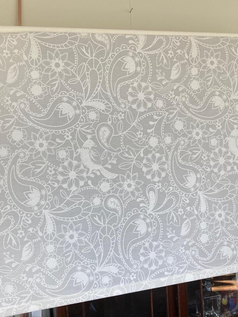 Liselotte rolgordijn Ikea - wit, vogels en bloemen,180 x 195, Huis en Inrichting, Stoffering | Gordijnen en Lamellen, Zo goed als nieuw